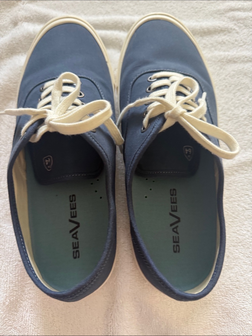 Men's Navy Canvas Low-Top seavees Sneakers with White Laces - Picture 4 of 6